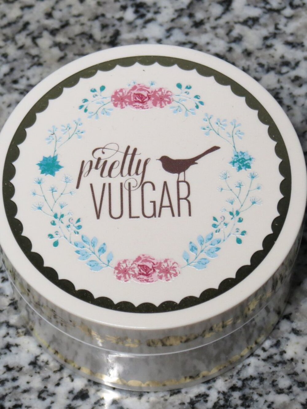 NEW Pretty Vulgar The Powder Room 147 Matte About It Translucent  Setting Powder